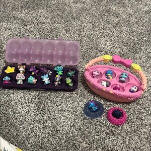 Hatchimals Spin Master Egg Holder Basket Nests and  20 Figures